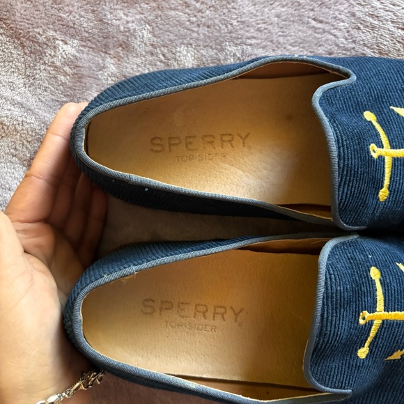 Sperry Men's Slipper Loafer in a navy blue textile upper with an anchor logo - Picture 7 of 8